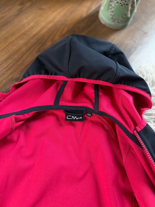 Sportowa bluza typu softshell marki CMP w rozmiarze 152 cm