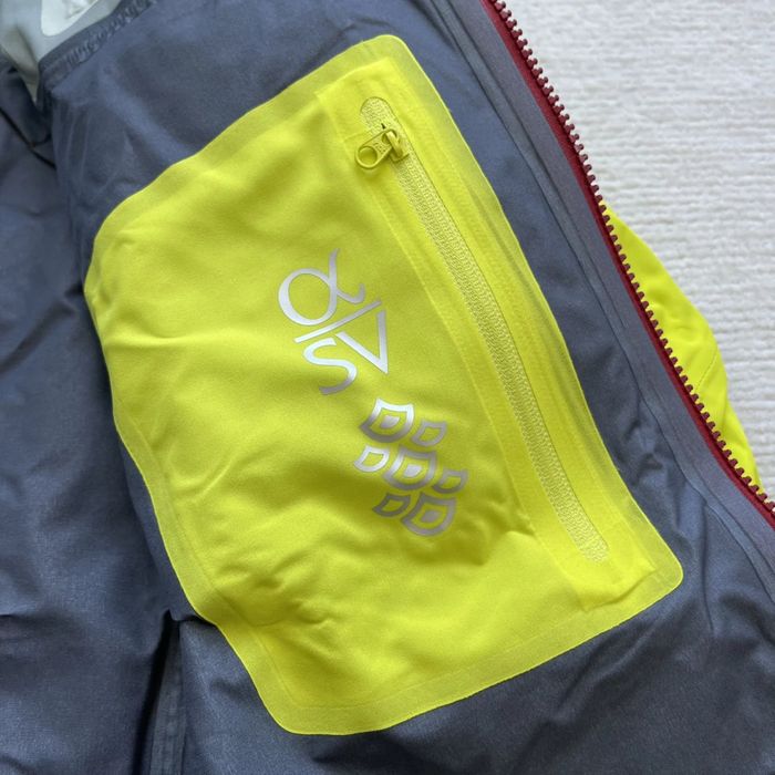 Вітровка  Arc'teryx Alpha SV Jacket / "Year of the Dragon" Limited Edition
