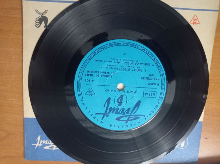 Ricercar 64 Tajfuny - Singiel