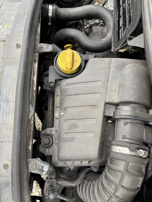 Silnik kompletny 2.0 euro 5 trafic vivaro 2014 rok 90 koni