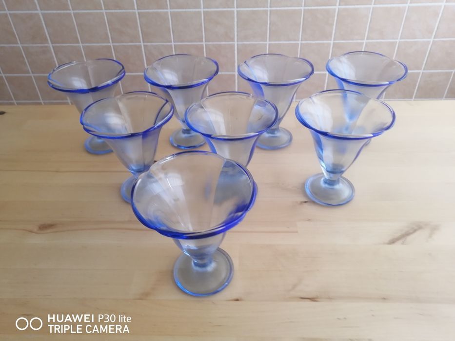 8 taças de sobremesa/gelado novas