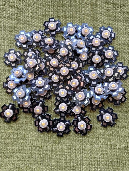 Светодиод 1 W 3.7 V на подложке ЛОТ -10 штук