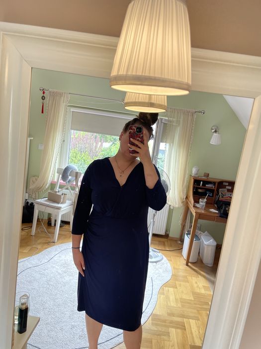 Cudowna elegancka sukienka granatowa bodyflirt