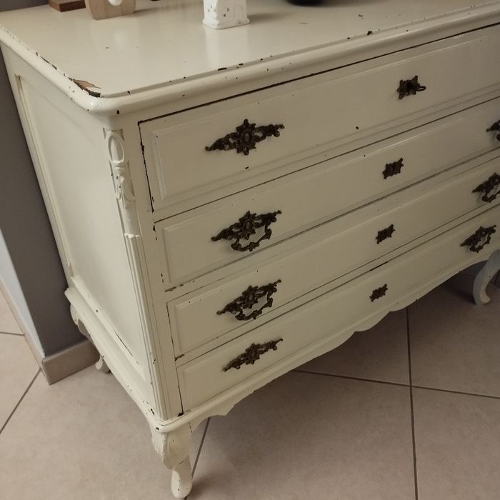 Comoda de madeira antiga