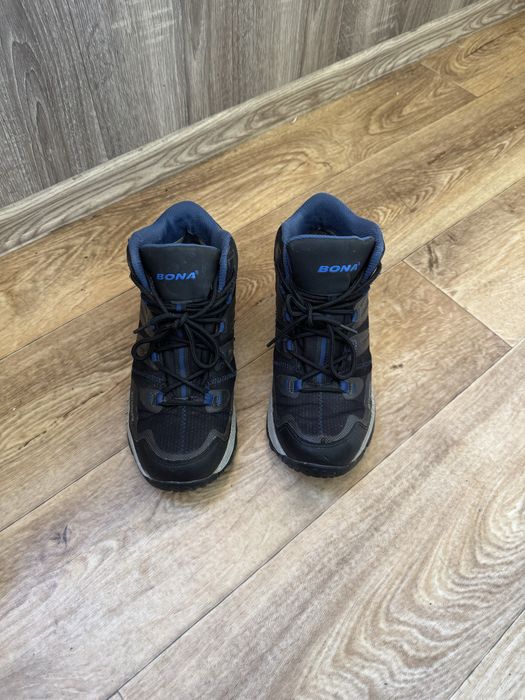 Кросівки Bonа.