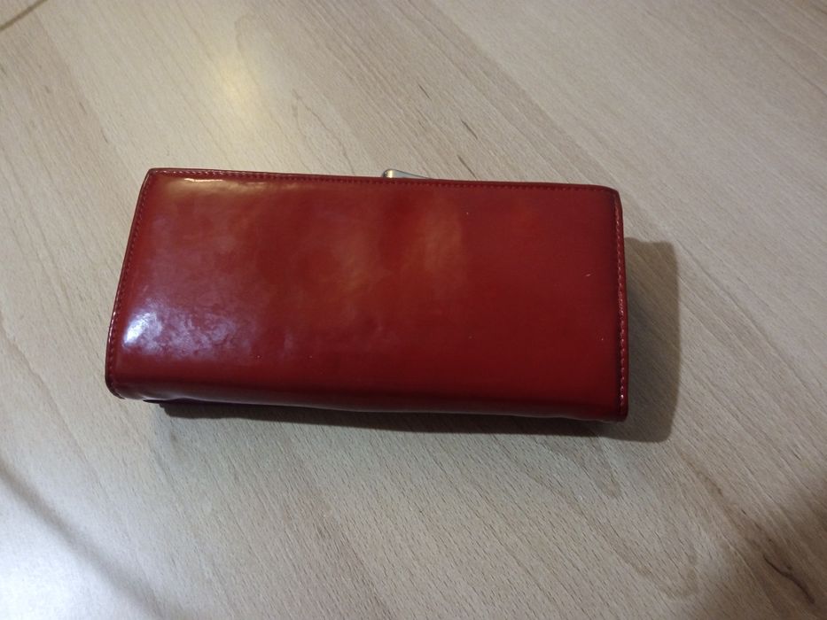 Portfel damski czerwony.