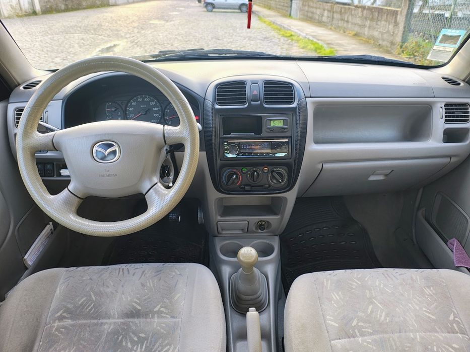 Mazda demio 1.2 16v muito estimado