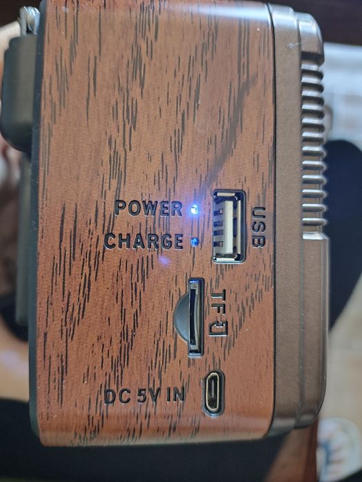 Радіоприймач колонка із сонячною панеллю. 3 Bluetooth та USB/SD