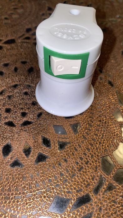 Adapter z gwintem E27 na żarówkę z włącznikiem On/Off.