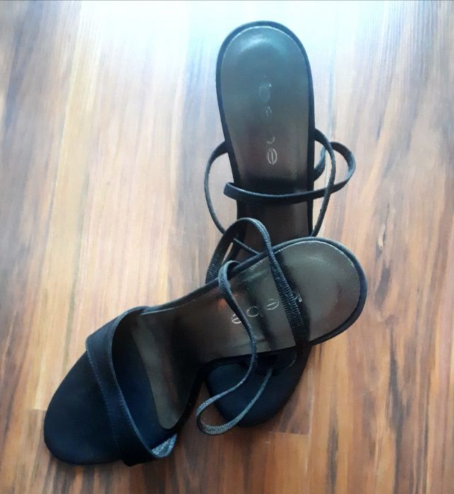 Bebe skórzane sandałki, szpilki