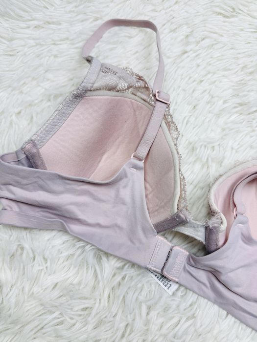 Biustonosz usztywniany 75B bladoróżowy