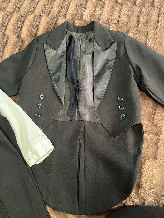 Смокінг костюм для хлопчика 2-4 рочки розмір 110