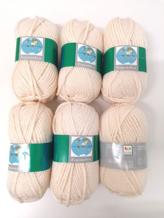 6 novelos de lã Equador, creme