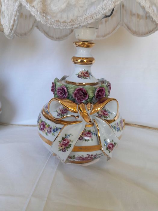 Par de candeeiros Myrtus porcelanas, trabalhado à mão