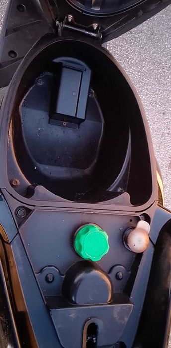 Scooter Yamaha Jog 50 cm3   2 T impecável  de tudo.Nunca caí