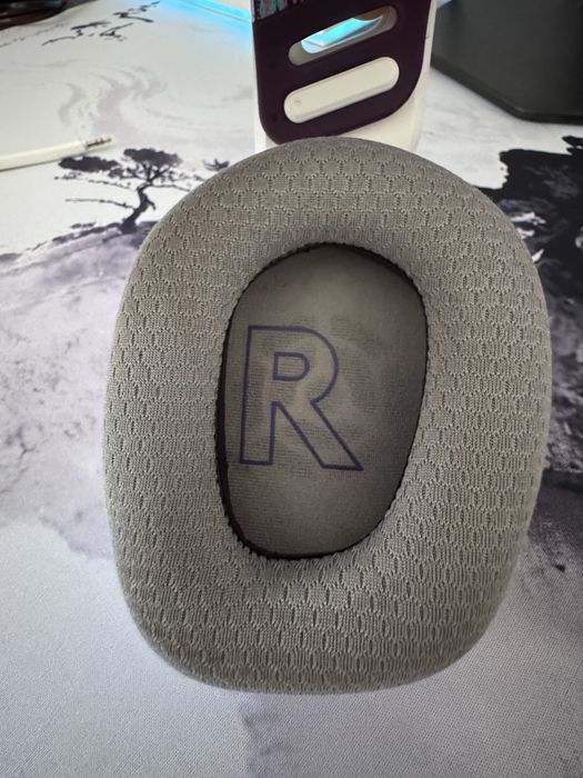 Auscultadores Logitech G733