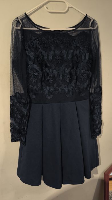 Elegancka sukienka w kolorze granatowym