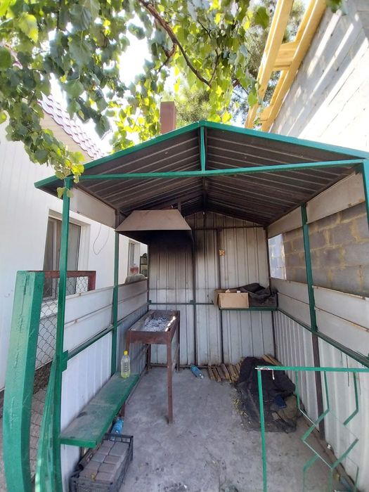 Продам кафе-мотель та бокс під СТО