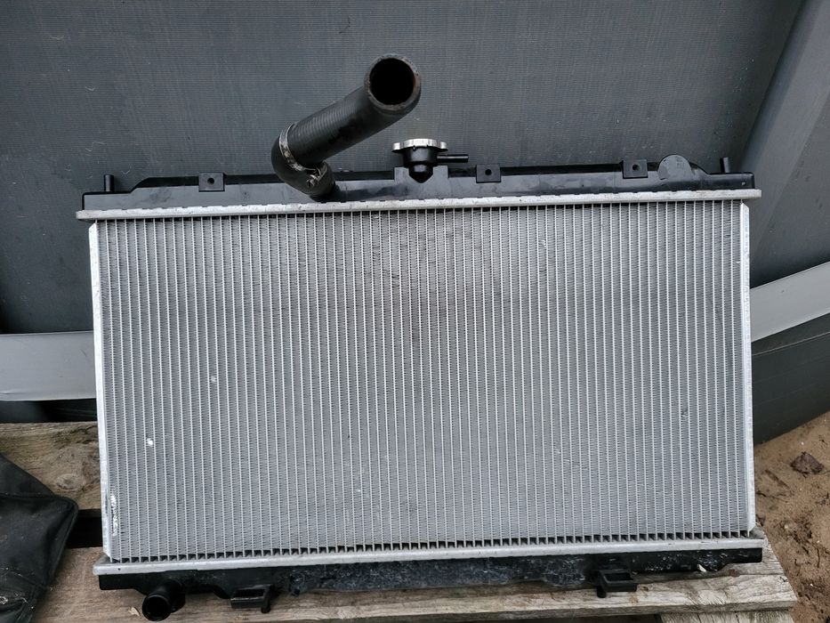 Chłodnica  wody Nissan Almera N16 1.5 1.8