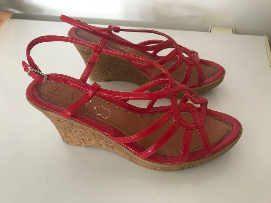 Sandálias Vermelhas Nº 38