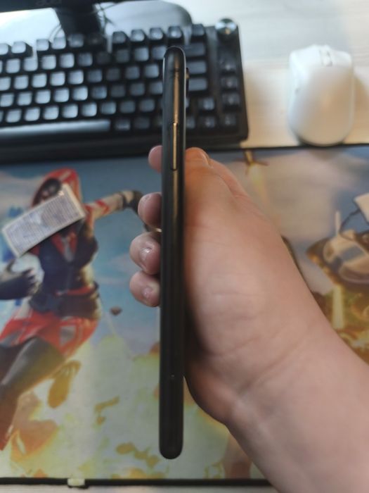 Продам iPhone XR на 64 ГБ