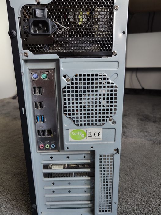 Komputer PC AMD Phenom II X6 1045T | 8GB RAM | SSD 120GB | Radeon HD 7700 | Windows 10