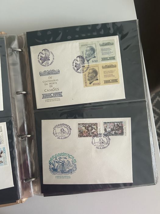 Coleçao de envelopes com selos