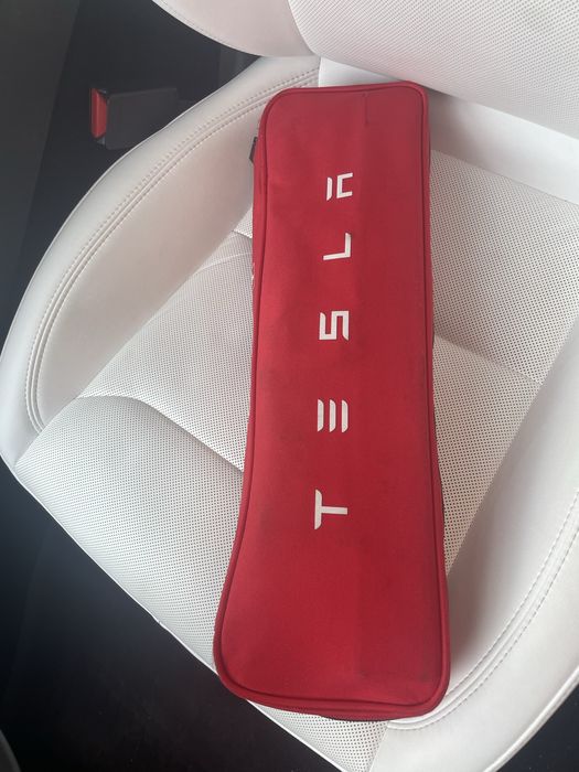 Triângulo Sinalização TESLA / Estojo Emergência