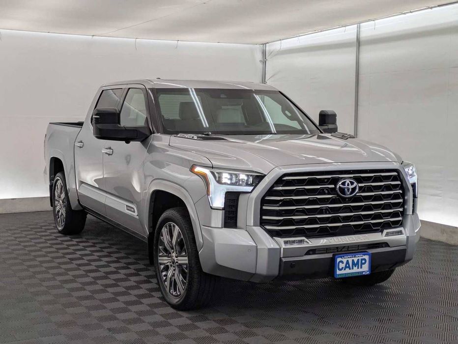 Toyota Tundra Panorama | JBL/Premium Audio | 4x4