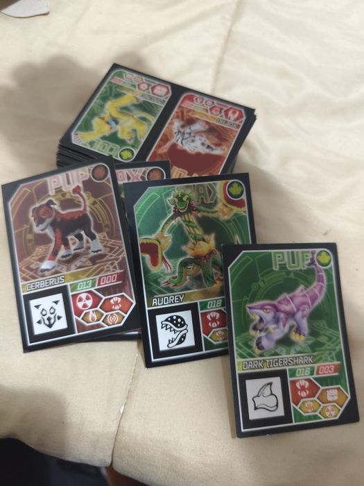Cromos Invizimals