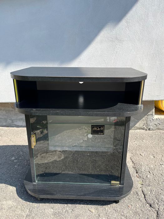 Комод,тумбочка,приліжкова тумба