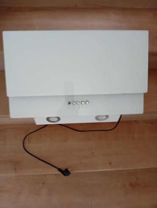 Okap kuchenny kominowy