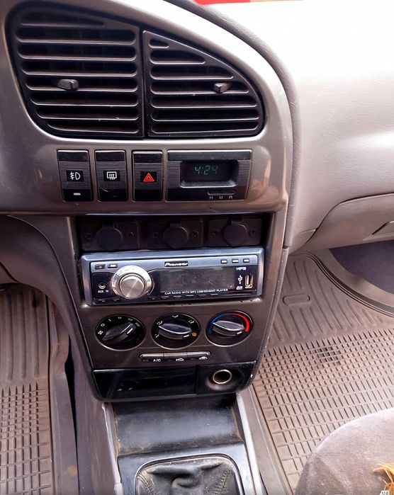Продам KIA Sephia II 2004. 1,6