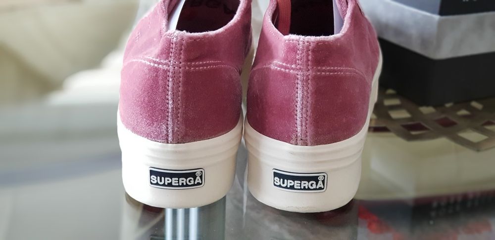 Sprzedam snakersy nowe