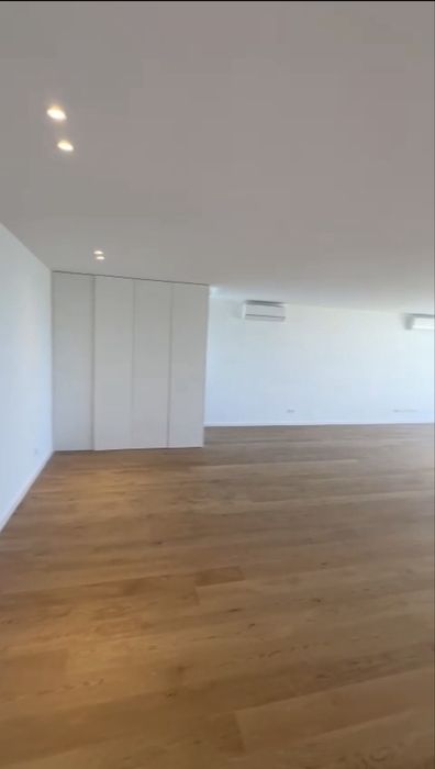 Arrendamento Apartamento T4 Living Sea