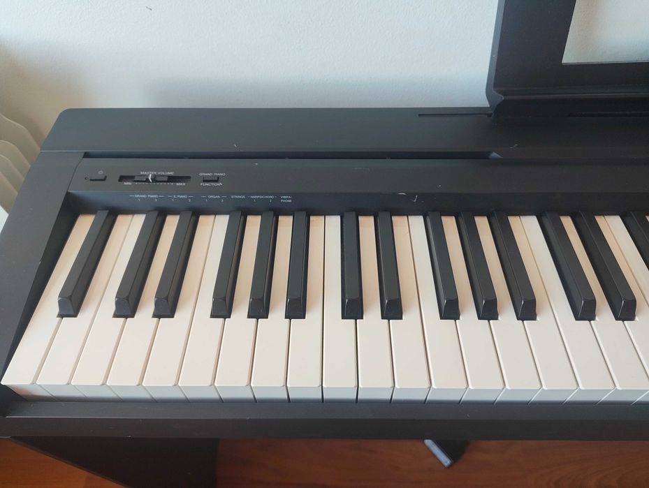 Piano Digital Yamaha P-45 B + Suporte L-85 (conjunto)