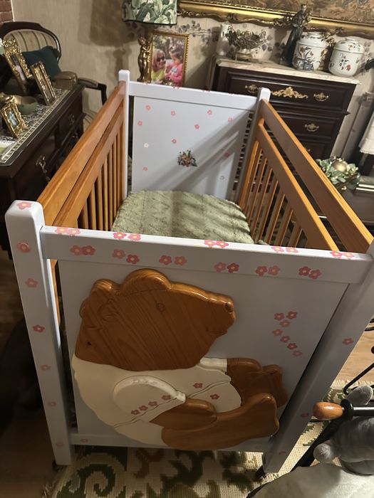Cama para criança com colchao e roupinha de cama