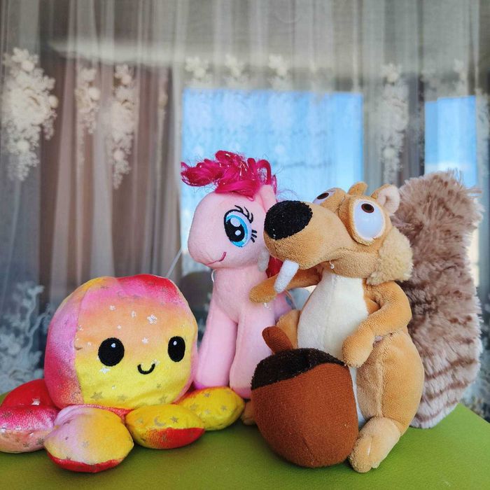 Білка, Поні, М'які іграшки