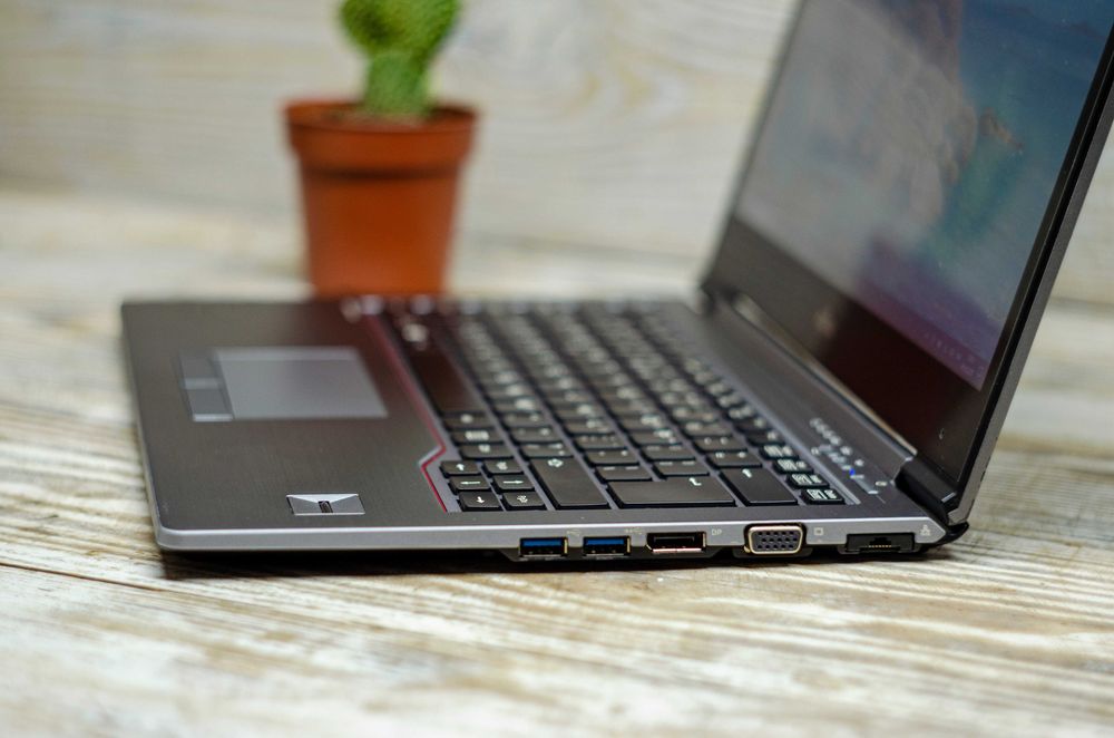 Сенсорный Fujitsu LifeBook U745 i5-5300U 2.9Ghz/DDR3 6Gb/SSD 120Gb/14'