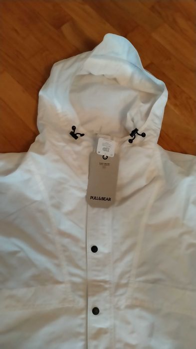 Kurtka damska Pull&Bear biała, z kapturem, Polecam