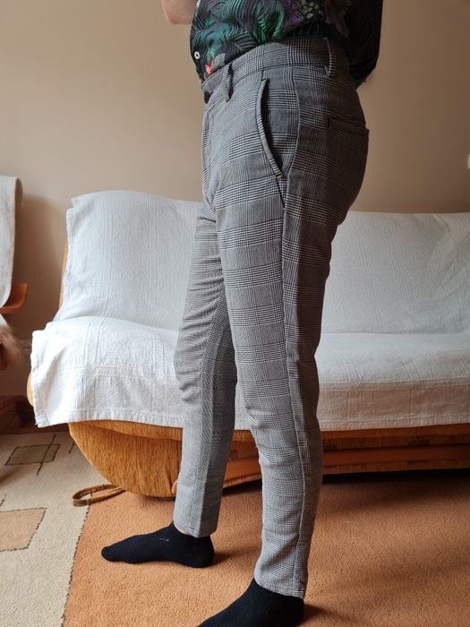 Spodnie męskie zimowe ciepłe w kratę grube czarno-białe pull&bear