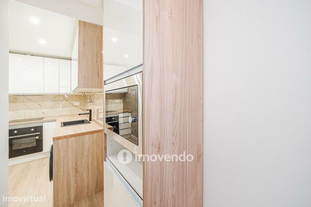 Apartamento T1 remodelado e com cozinha equipada, em Entrecampos