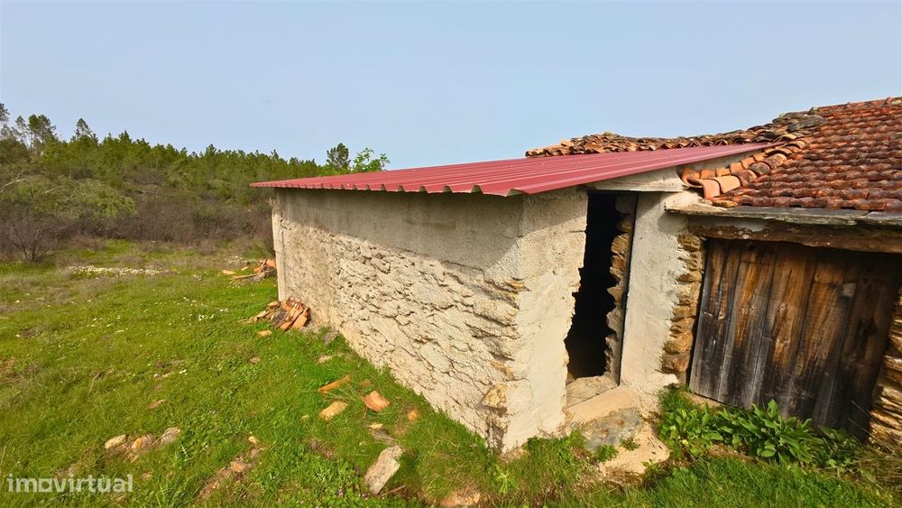 construção de pedra, terreno,