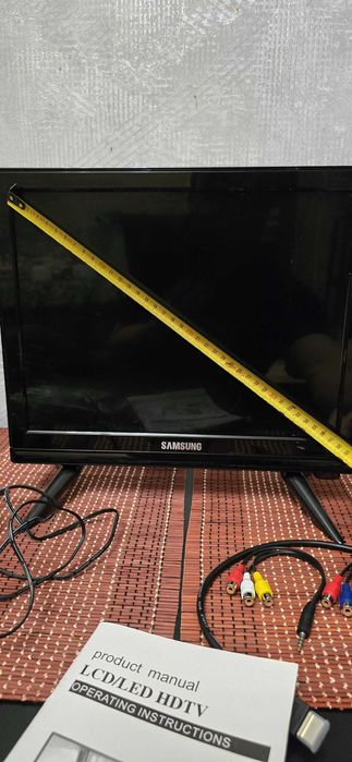 Samsung 14дюймов, новый. Можно подключать от 12в в машине.