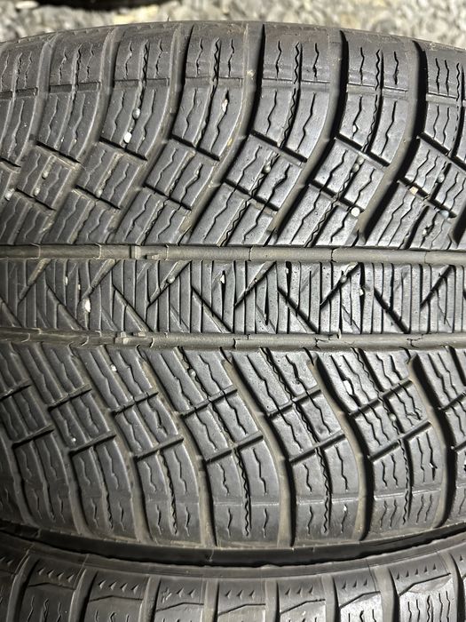 Резина 245/35/20 Michelin R20 зима пара 90%