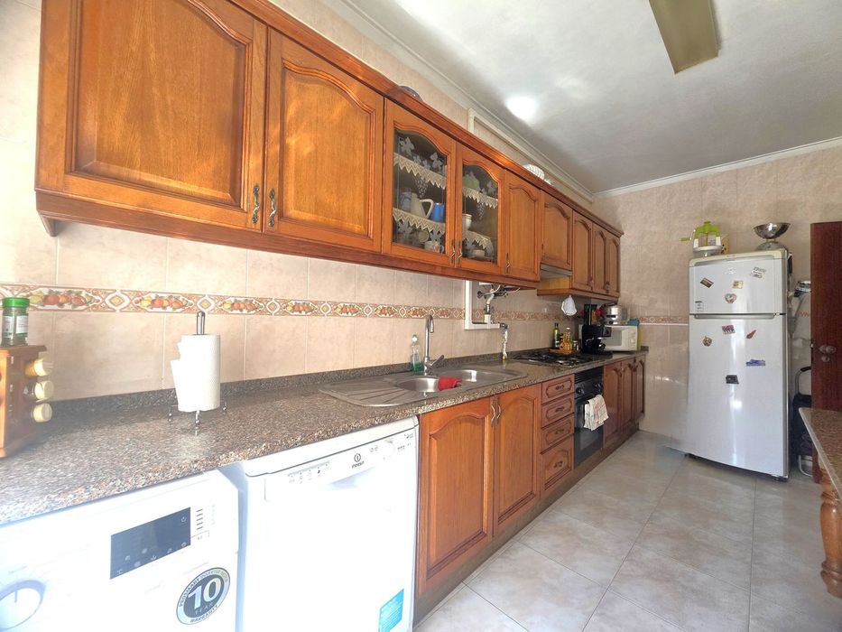 Simpático Apartamento T3 - Cruz de Pau — Amora, Setúbal