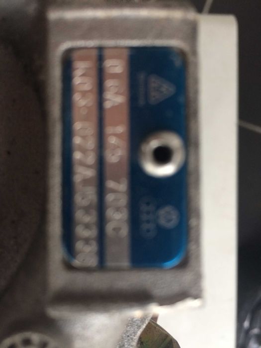 Turbo do grupo Vw com a referencia: 06A 145 703C