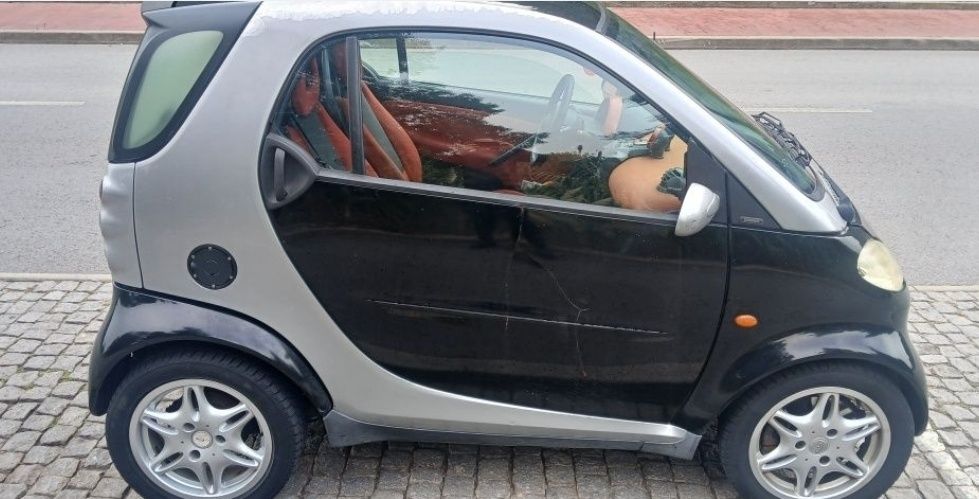 Smart Fortwo Coupé - EM BOM ESTADO