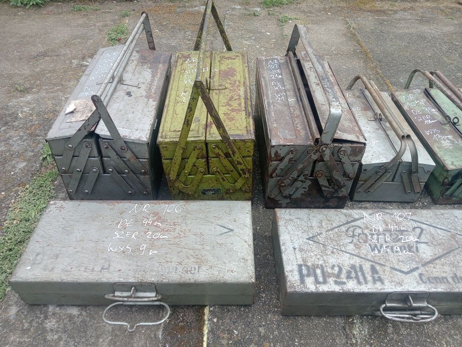 Stare Skrzynki Skrzyneczki metalowe  różne rozmiary pojemniki