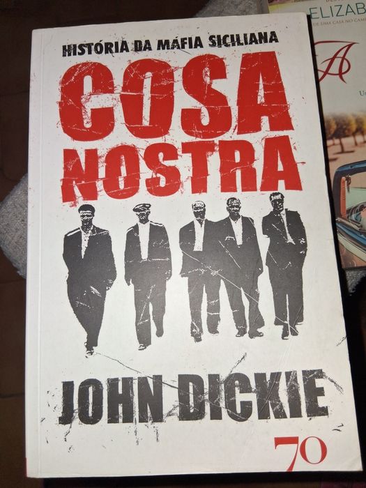 Livros variados  8€/cada um